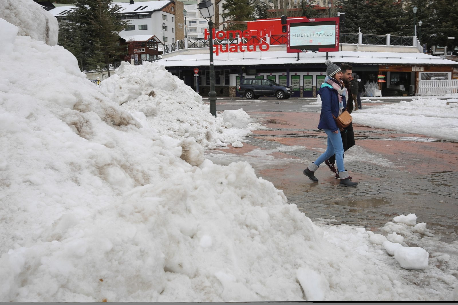 Así luce la estación tras las últimas nevadas, a punto de estrenar temporada.