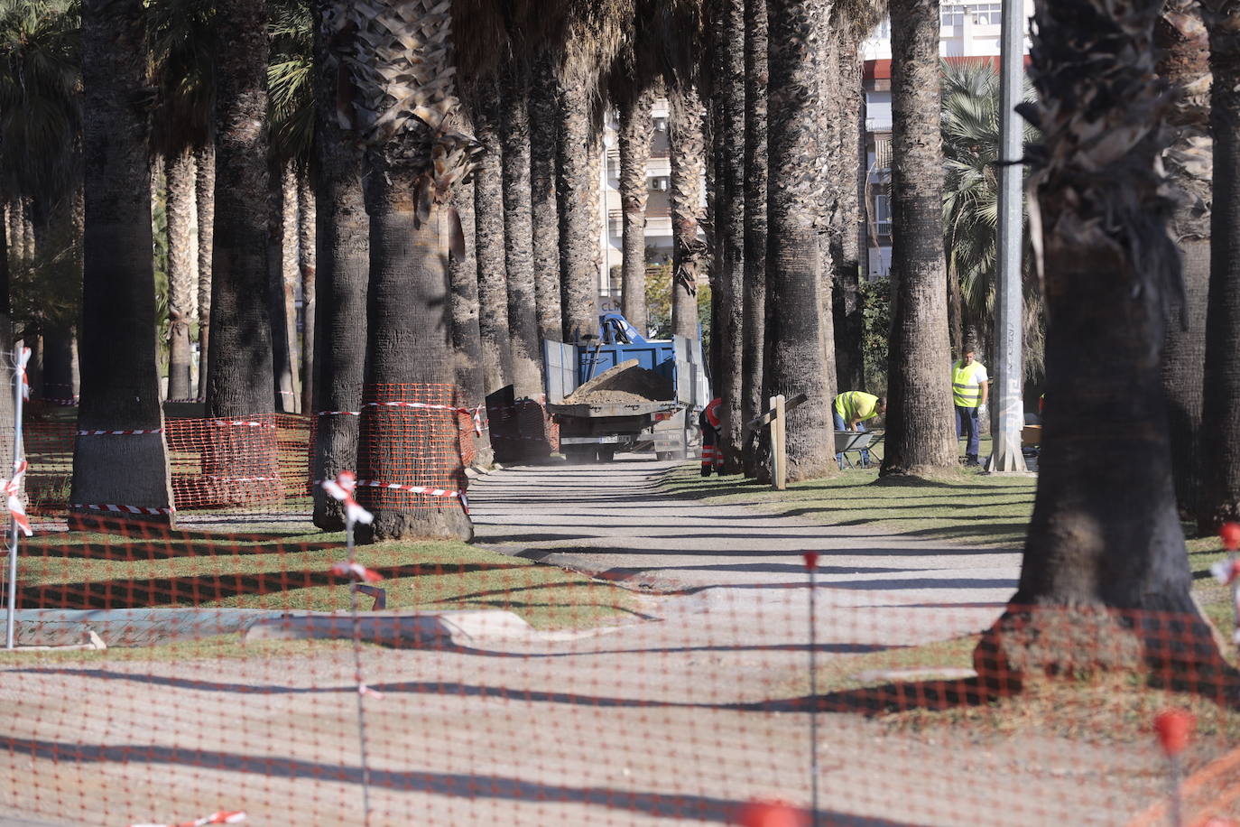 El objeto de este sendero es crear una vía accesible que mejore la movilidad a través del parque y sirva de interconexión entre la avenida de la Constitución y la avenida de Nuestra Señora de la Cabeza. 