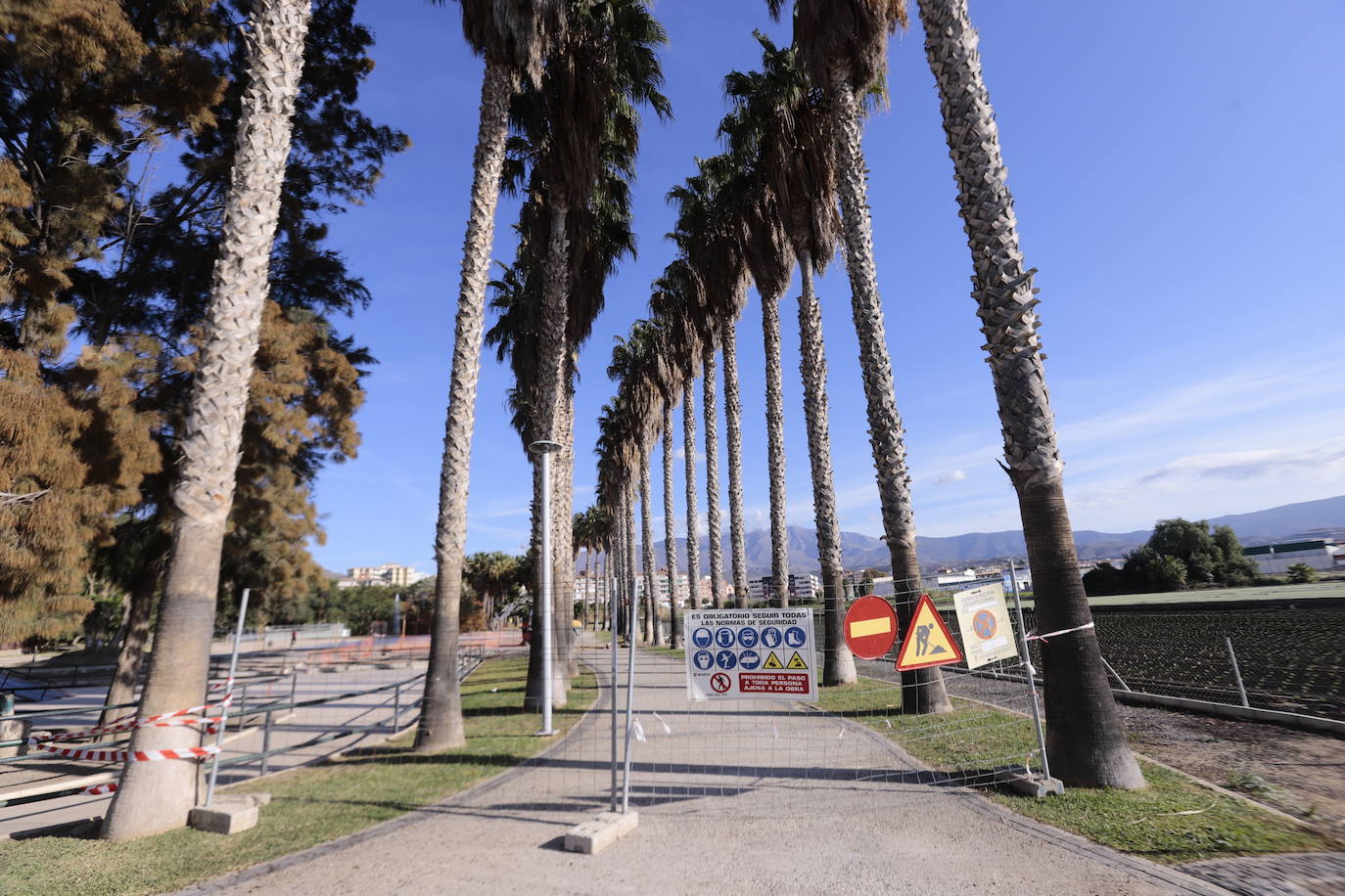 El objeto de este sendero es crear una vía accesible que mejore la movilidad a través del parque y sirva de interconexión entre la avenida de la Constitución y la avenida de Nuestra Señora de la Cabeza. 