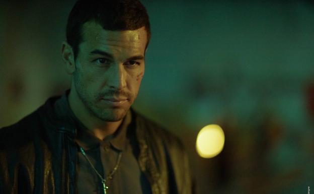 Mario Casas en 'Adiós'.