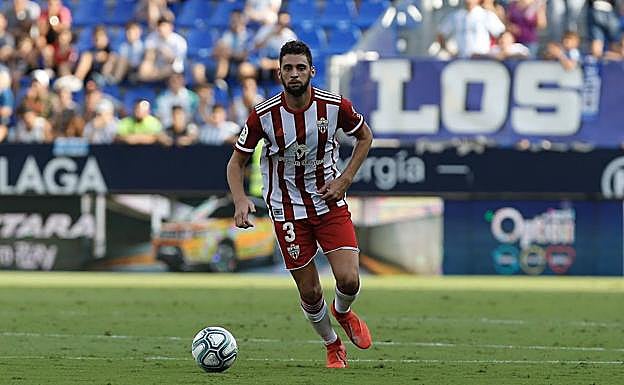 Iván Martos ha sido un fijo desde el inicio de la temporada tanto de lateral izquierdo como de central. 