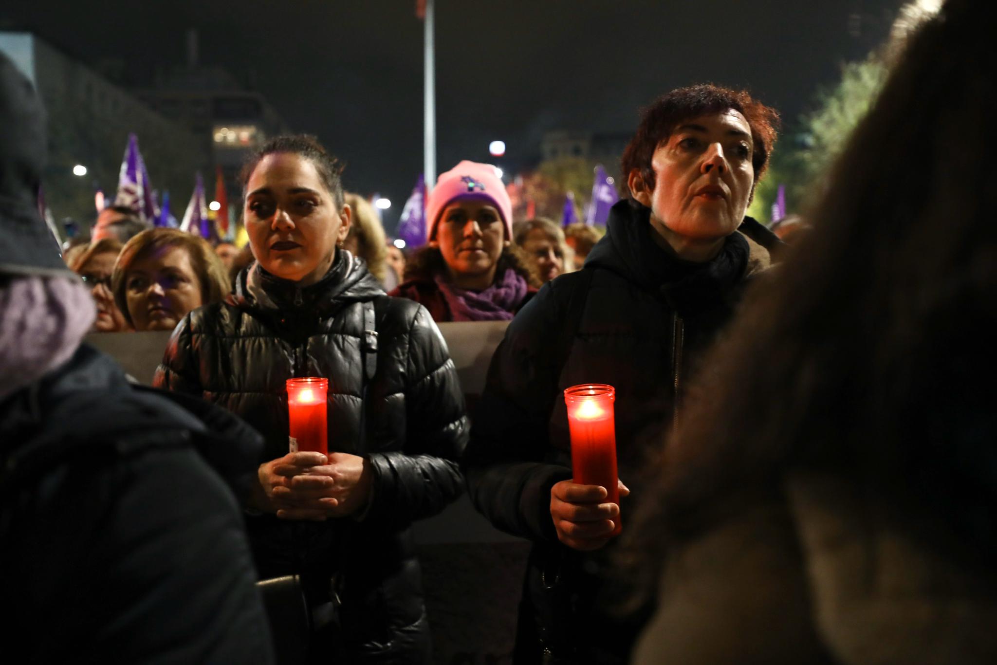 La manifestación con motivo del 25N ha puesto en valor la figura de la mujer con numerosos cánticos 