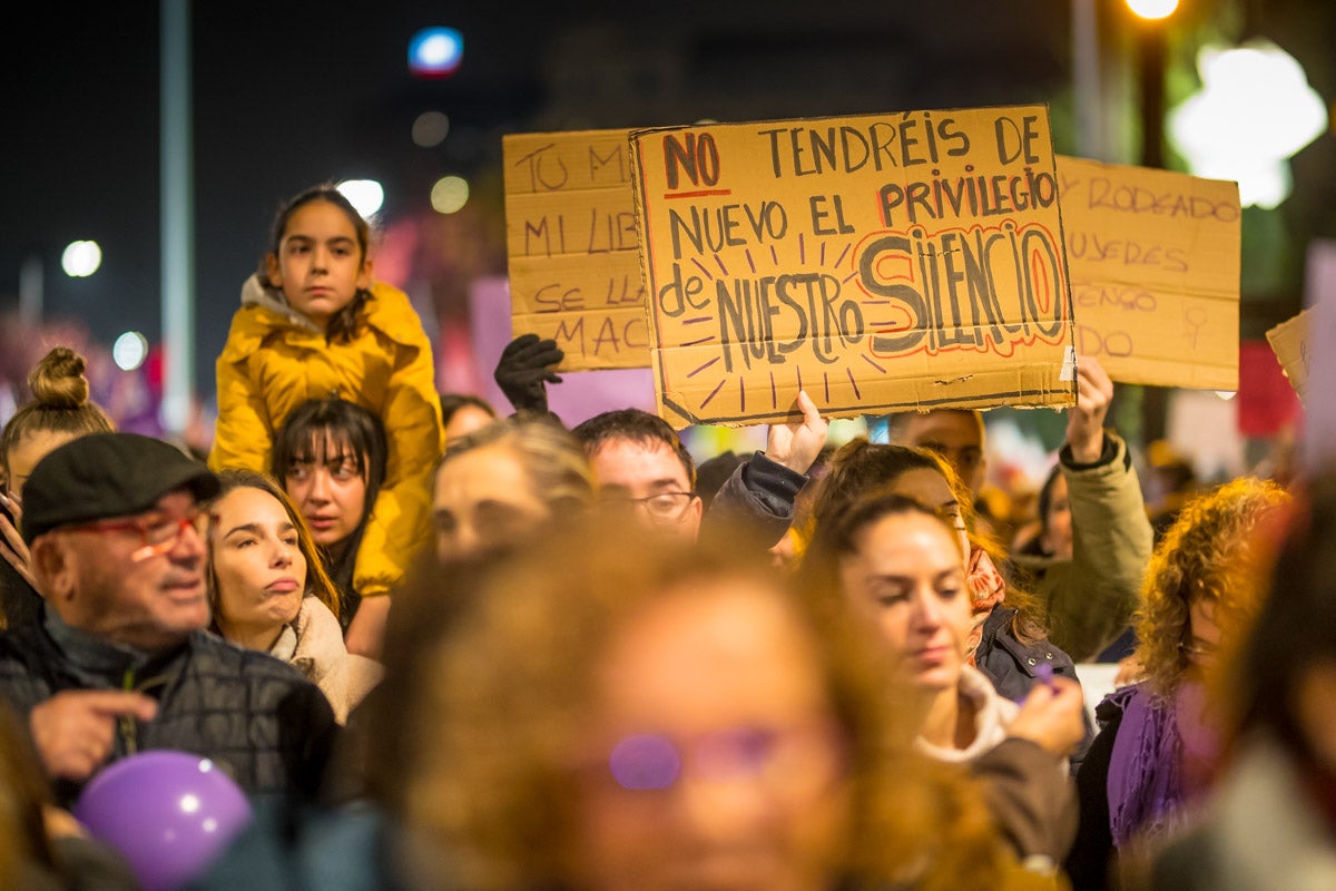Repasa los carteles de la manifestación feminista contra la violencia de género de este 25N en Granada 