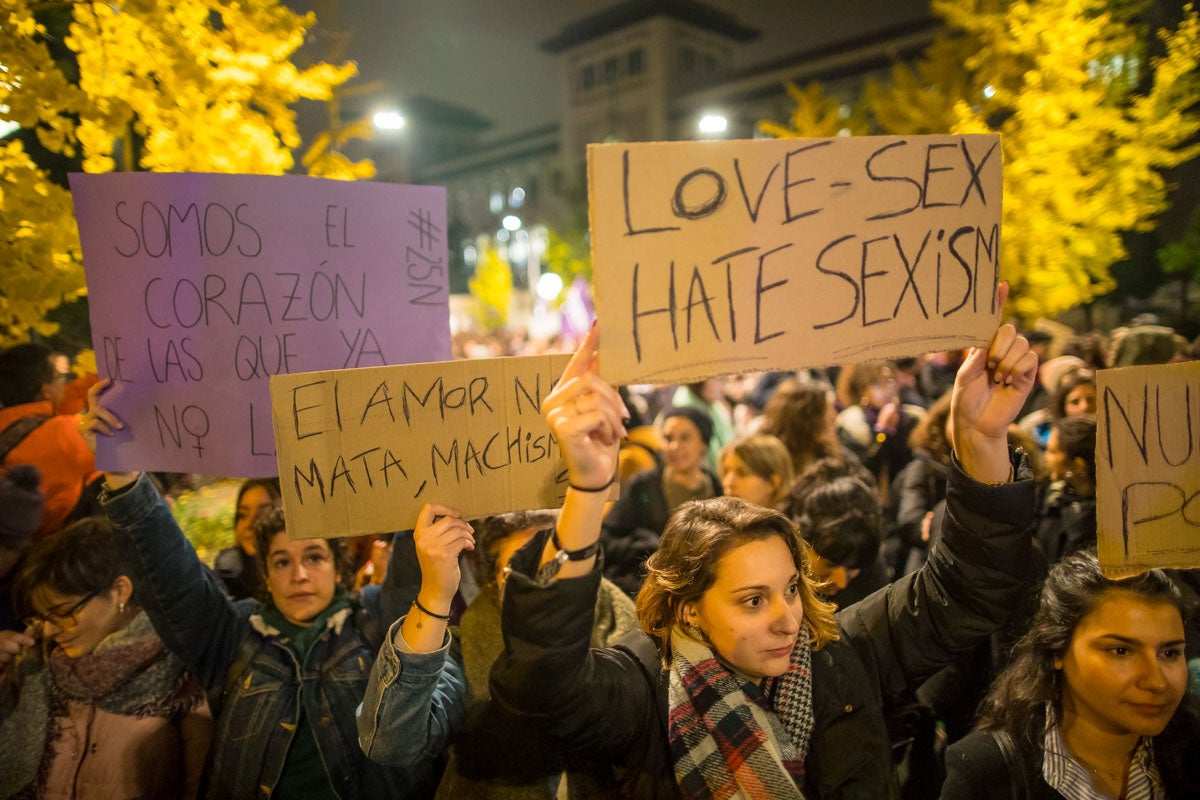 Repasa los carteles de la manifestación feminista contra la violencia de género de este 25N en Granada 