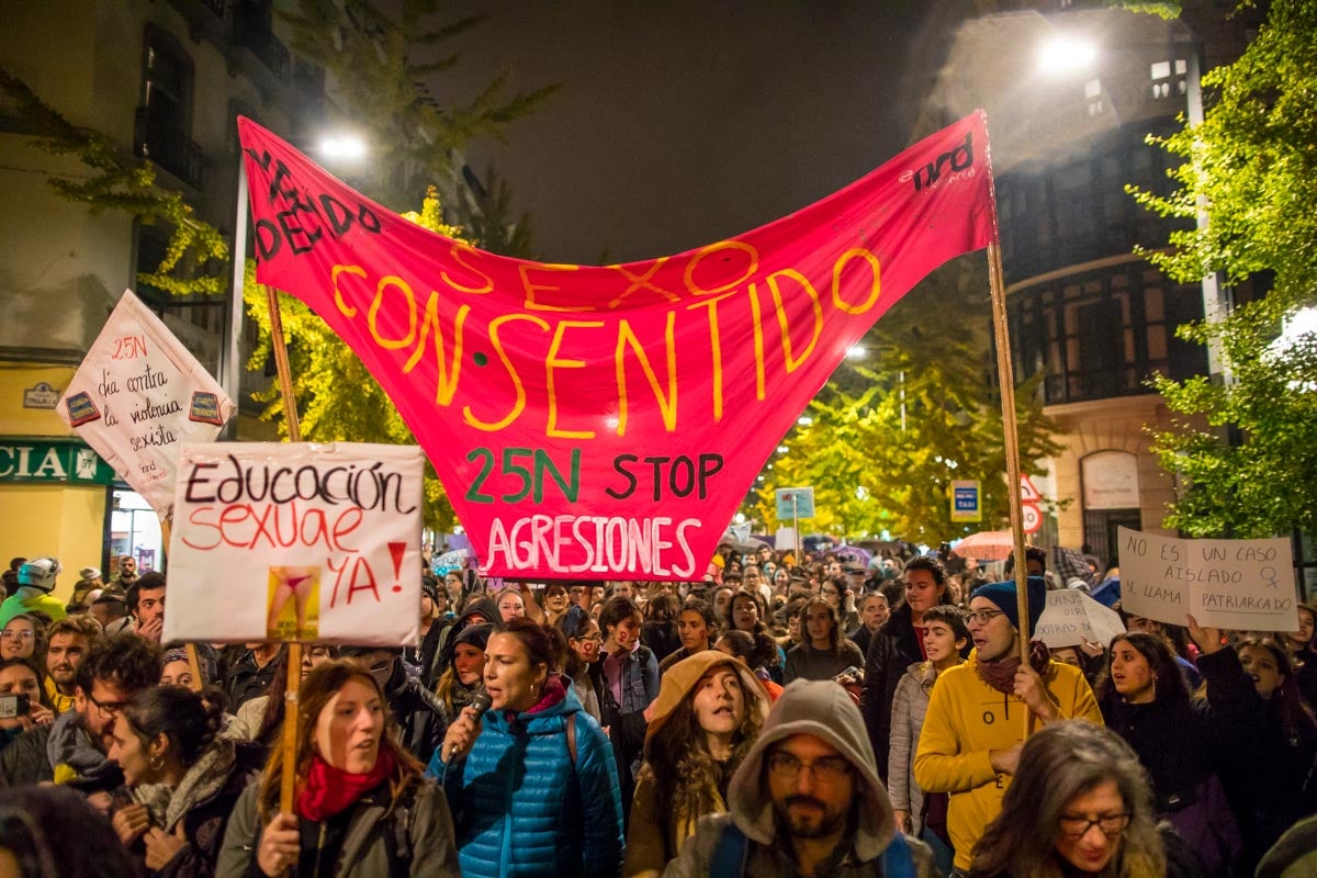 Repasa los carteles de la manifestación feminista contra la violencia de género de este 25N en Granada 