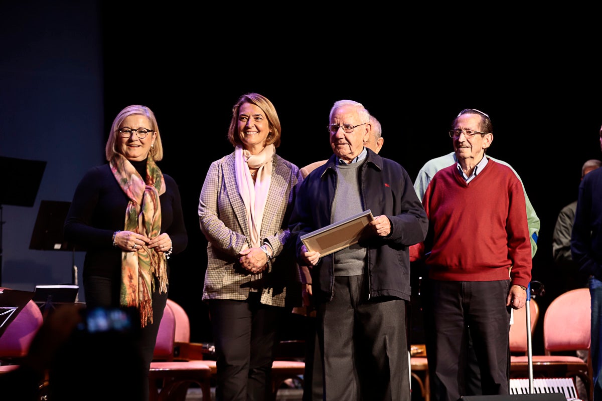 La entidad cumplía 89 años y varios de sus miembros recibieron un merecido homenaje