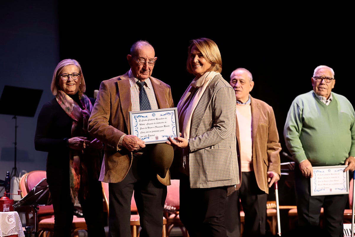 La entidad cumplía 89 años y varios de sus miembros recibieron un merecido homenaje