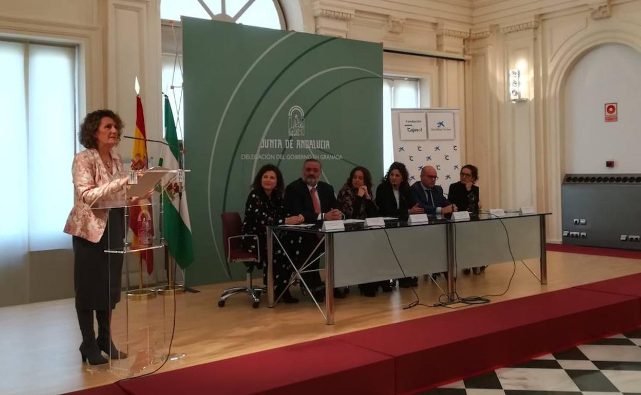 Representante de una de las asociaciones explica su proyecto. 