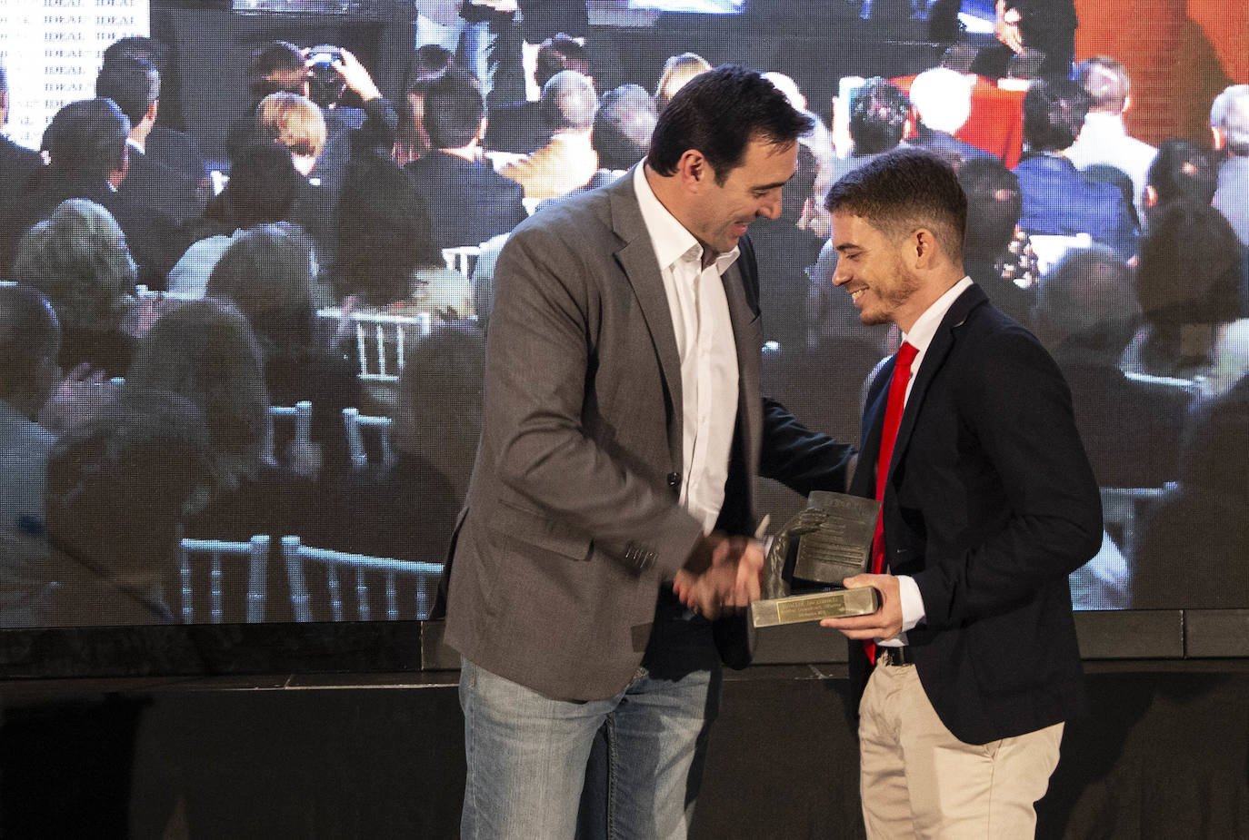 Más de 200 personas se han dado cita en el Varadero del Puerto de Almería para asistir a la gala de entrega de estos galardones que reconocen el talento almeriense 