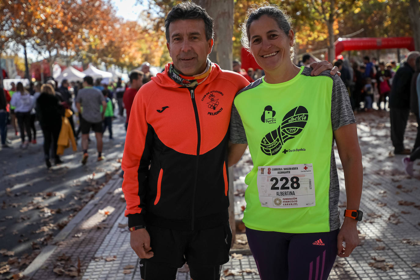 Muchos corredores han acudido disfrazados a una cita que cumple su octava edición