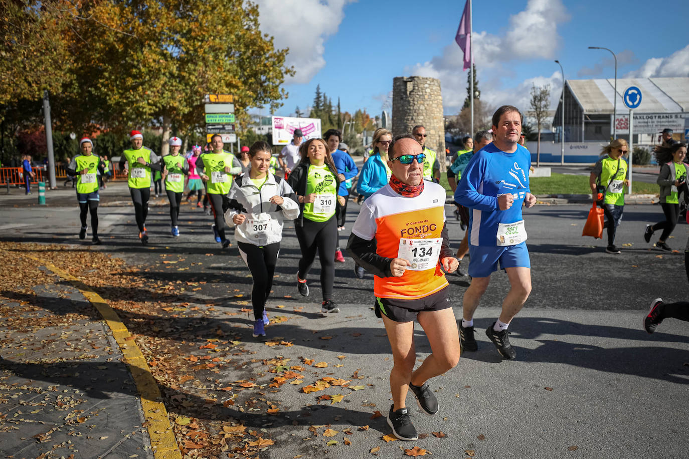 Muchos corredores han acudido disfrazados a una cita que cumple su octava edición
