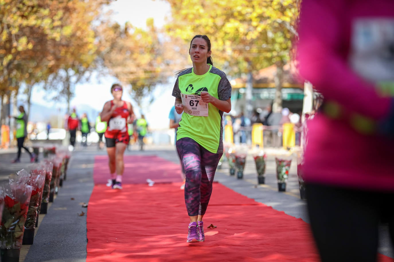 Muchos corredores han acudido disfrazados a una cita que cumple su octava edición