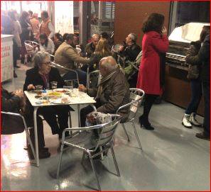 El Mercado de San Francisco ha acogido esta mañana VI Feria del Aceite de Oliva y el IV Concurso Nacional de Cortadores de Jamón, prueba puntuable en el circuito nacional