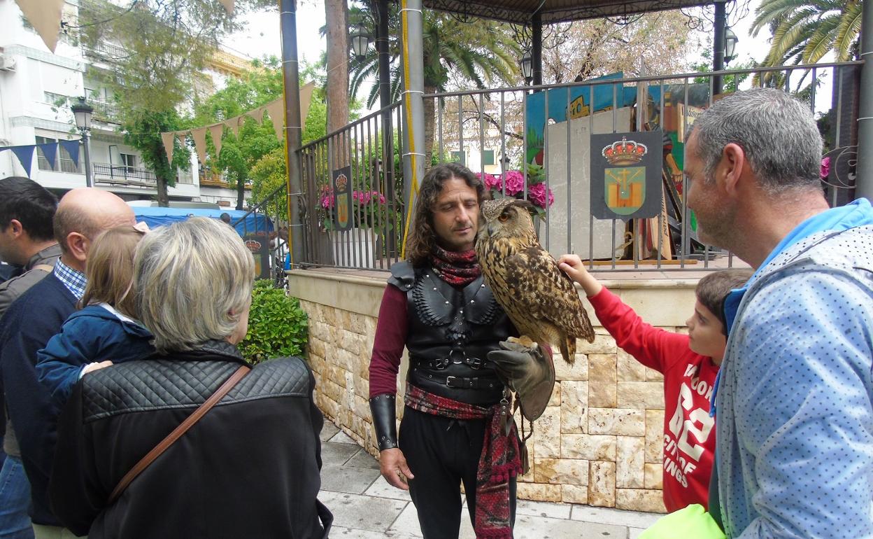 Habrá exposición de aves rapaces.