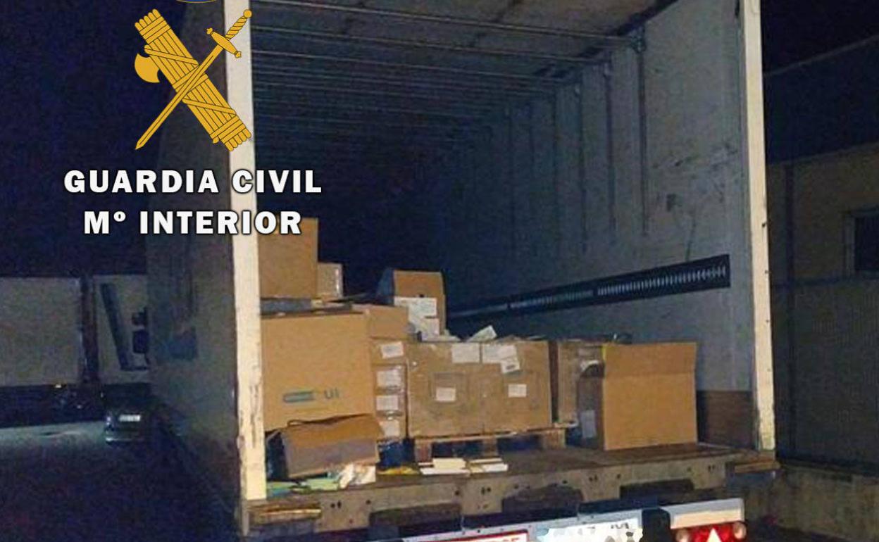 Interior del camión interceptado. 