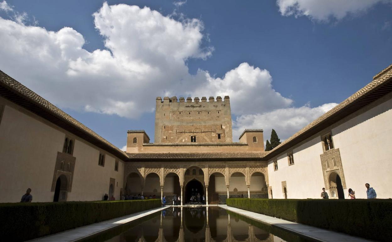 La Alhambra instalará un colector para evacuar el agua del monumento a su Bosque