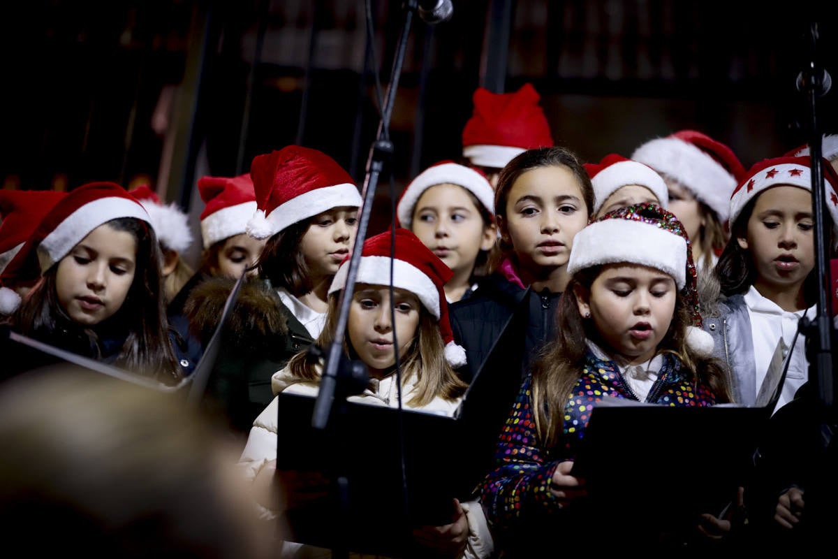 Un millón de bombillas brillarán en las calles de la ciudad hasta después de Reyes