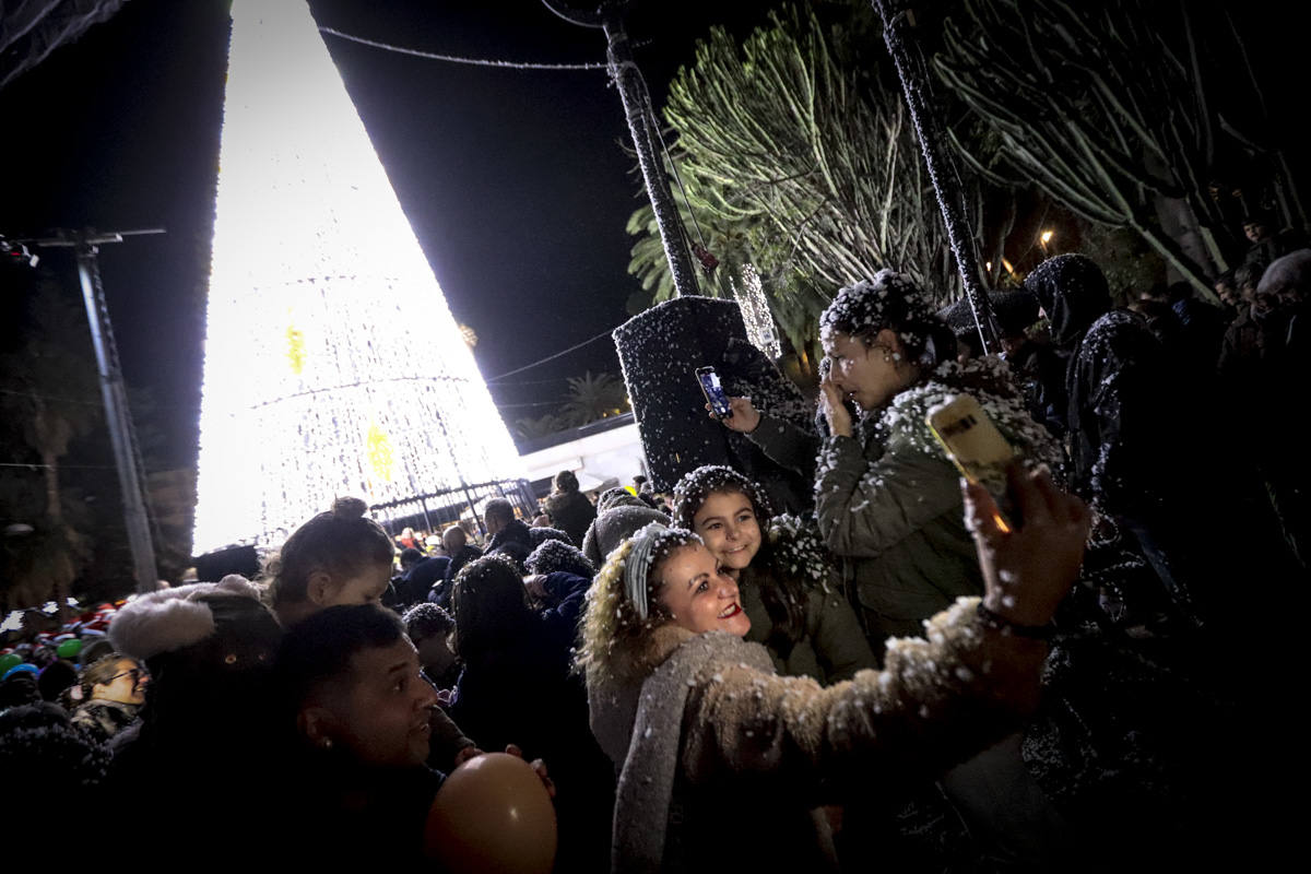 Un millón de bombillas brillarán en las calles de la ciudad hasta después de Reyes