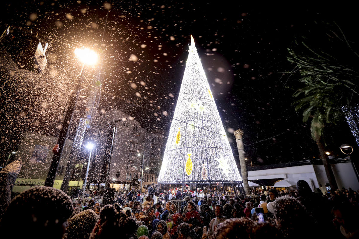 Un millón de bombillas brillarán en las calles de la ciudad hasta después de Reyes
