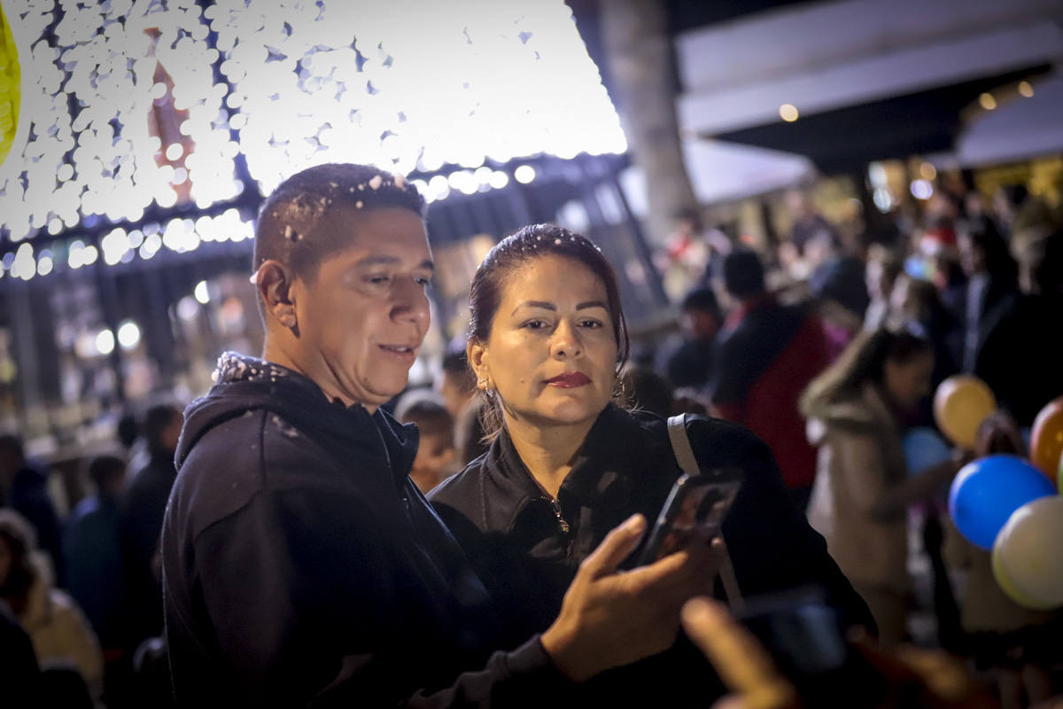 Un millón de bombillas brillarán en las calles de la ciudad hasta después de Reyes