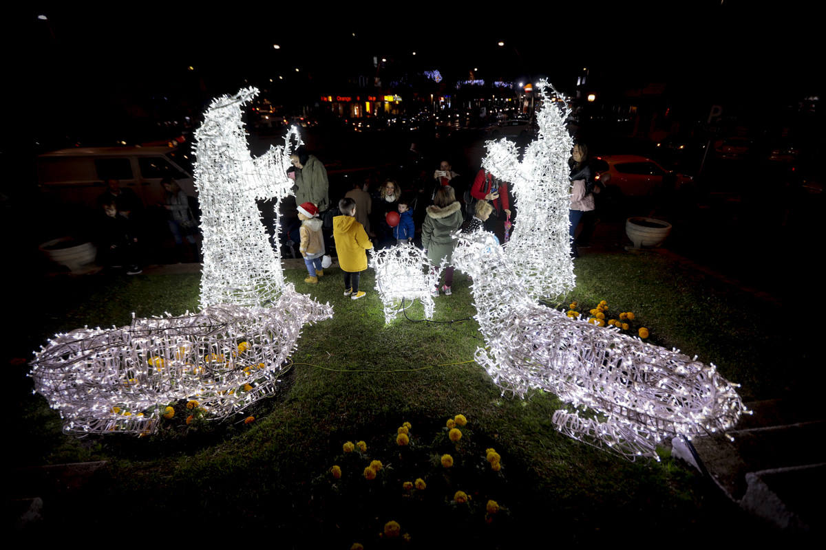 Un millón de bombillas brillarán en las calles de la ciudad hasta después de Reyes