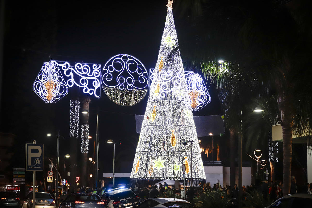 Un millón de bombillas brillarán en las calles de la ciudad hasta después de Reyes