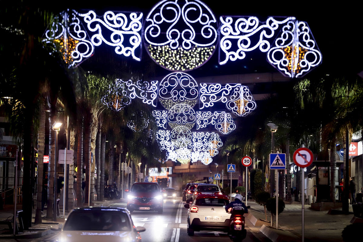 Un millón de bombillas brillarán en las calles de la ciudad hasta después de Reyes