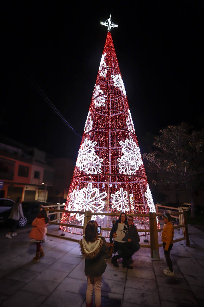 Un millón de bombillas brillarán en las calles de la ciudad hasta después de Reyes