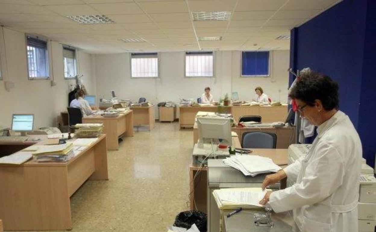 Las bajas laborales en Granada caen un 25% con respecto al inicio de la crisis