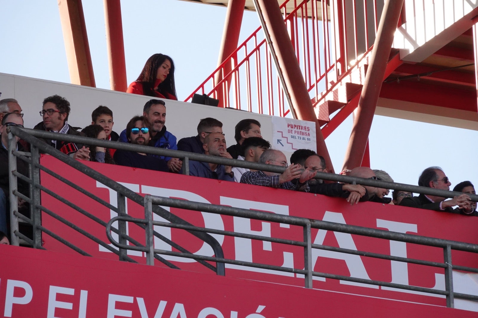 Echamos un vistazo a la grada para recopilar las mejores fotos de la afición. 