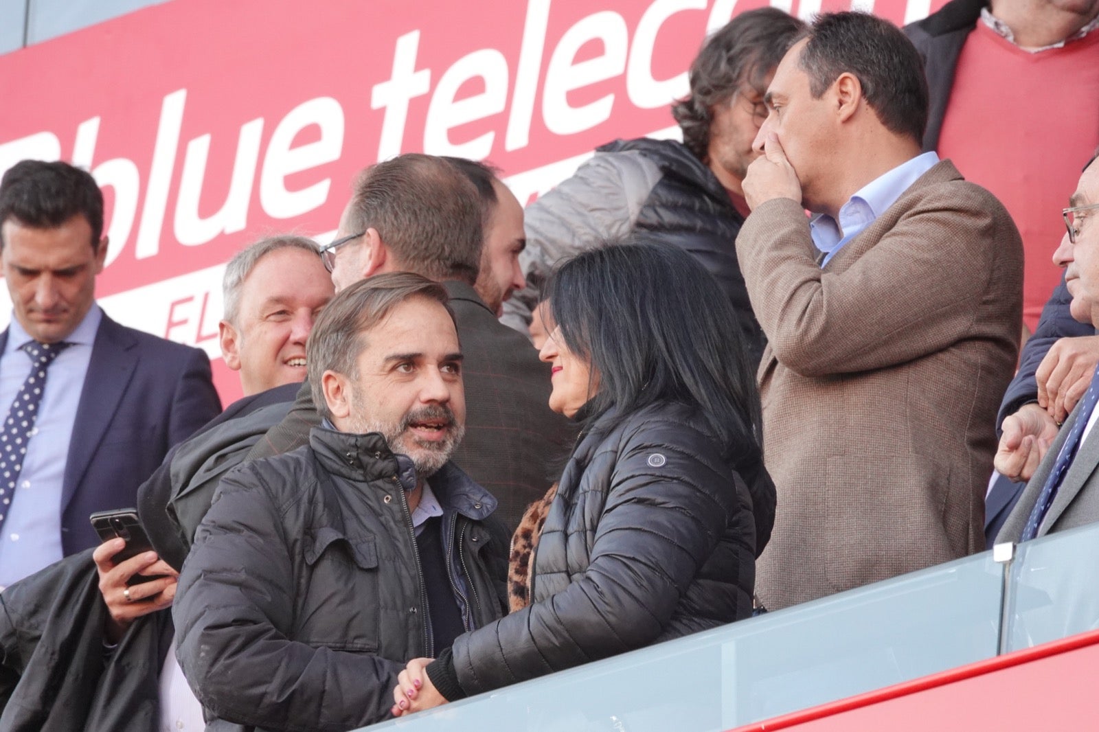 Echamos un vistazo a la grada para recopilar las mejores fotos de la afición. 