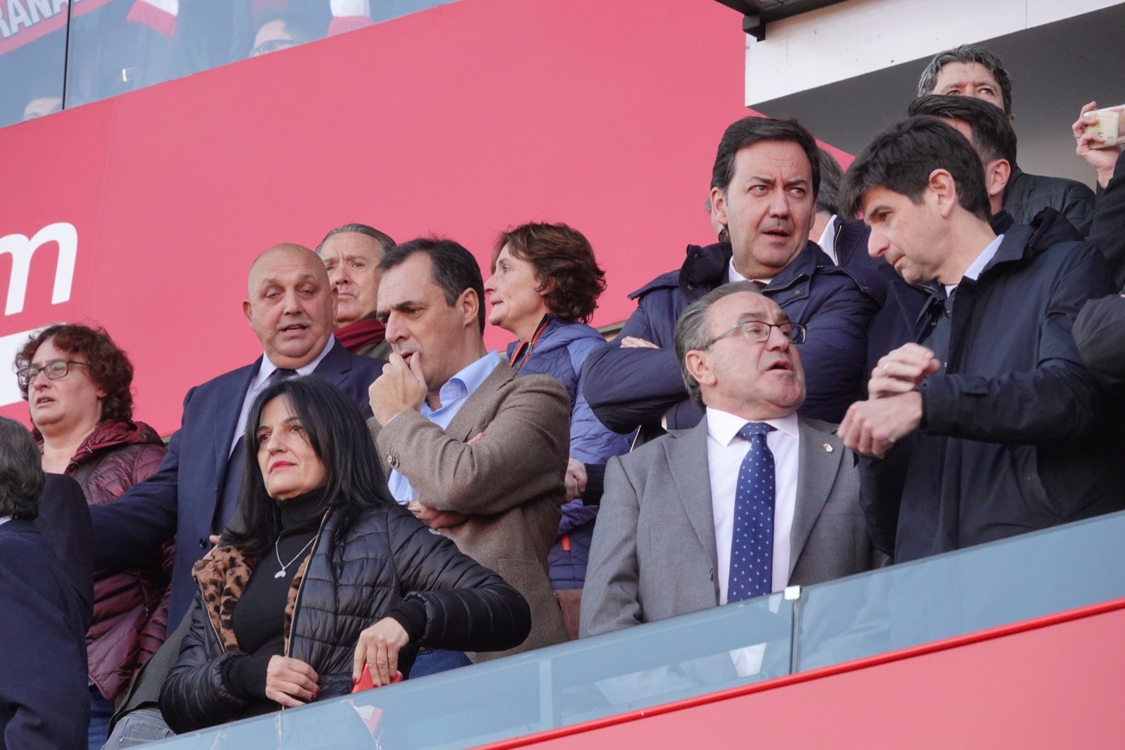 Echamos un vistazo a la grada para recopilar las mejores fotos de la afición. 