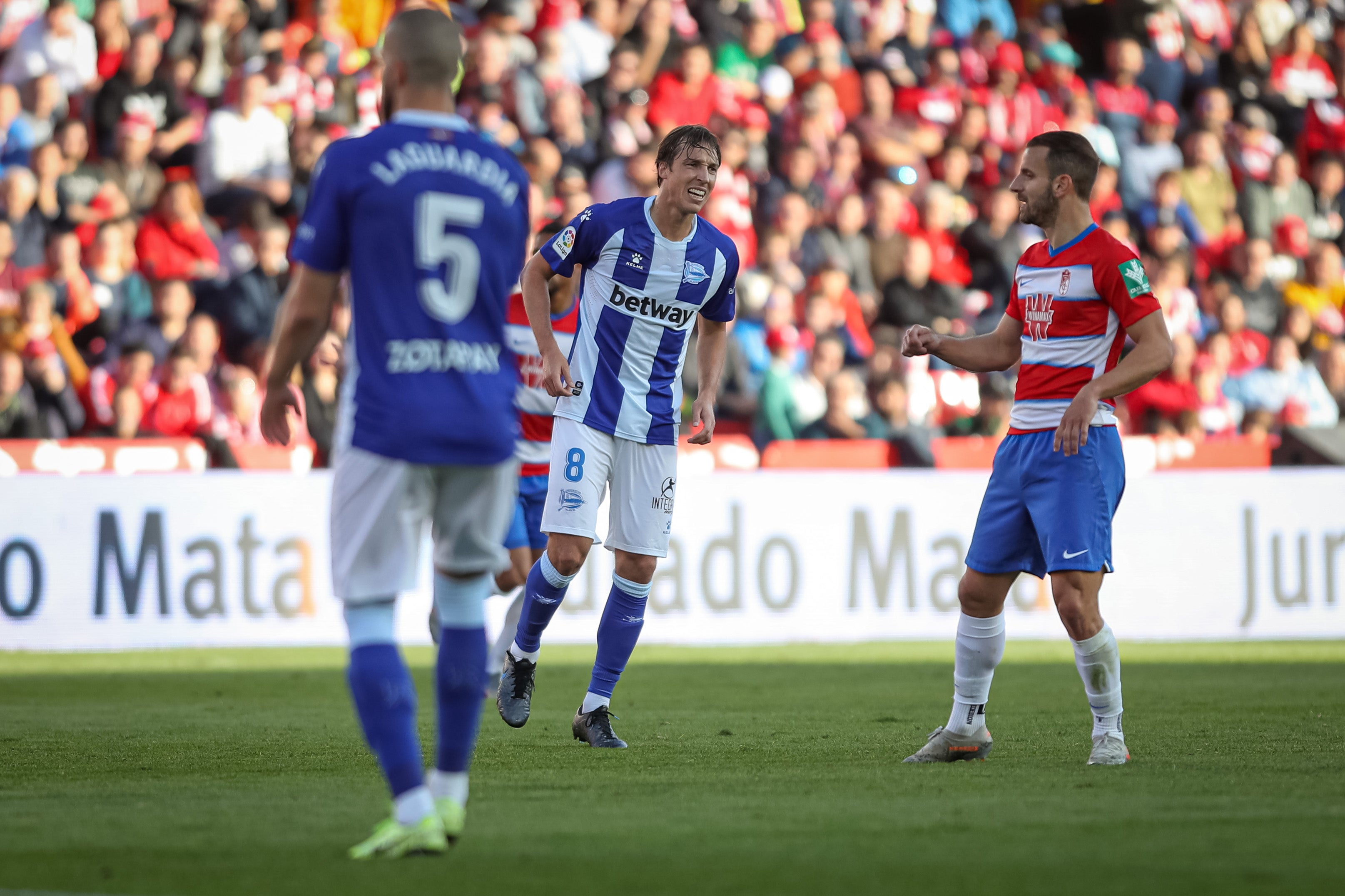 Repasa los mejores momentos del choque que ha enfrentado a dos rivales directos en Los Cármenes
