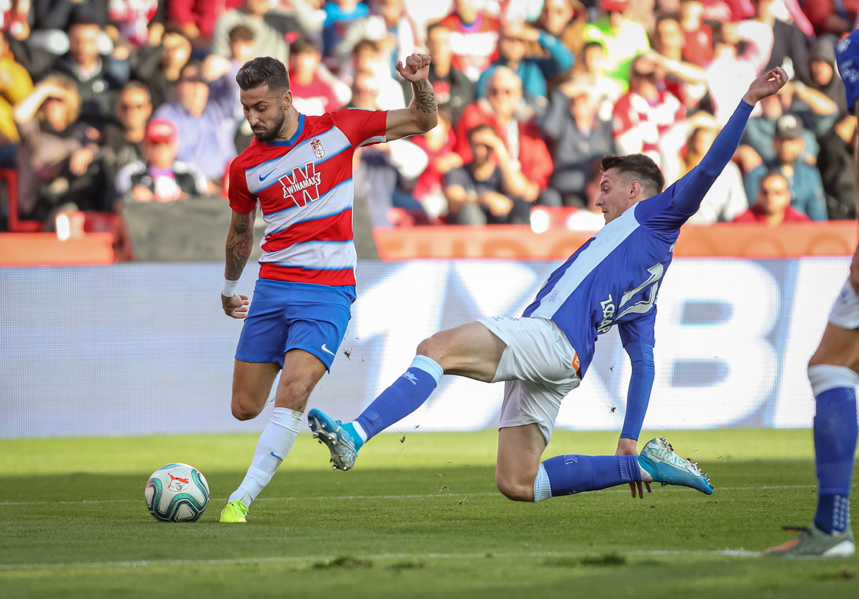 Repasa los mejores momentos del choque que ha enfrentado a dos rivales directos en Los Cármenes