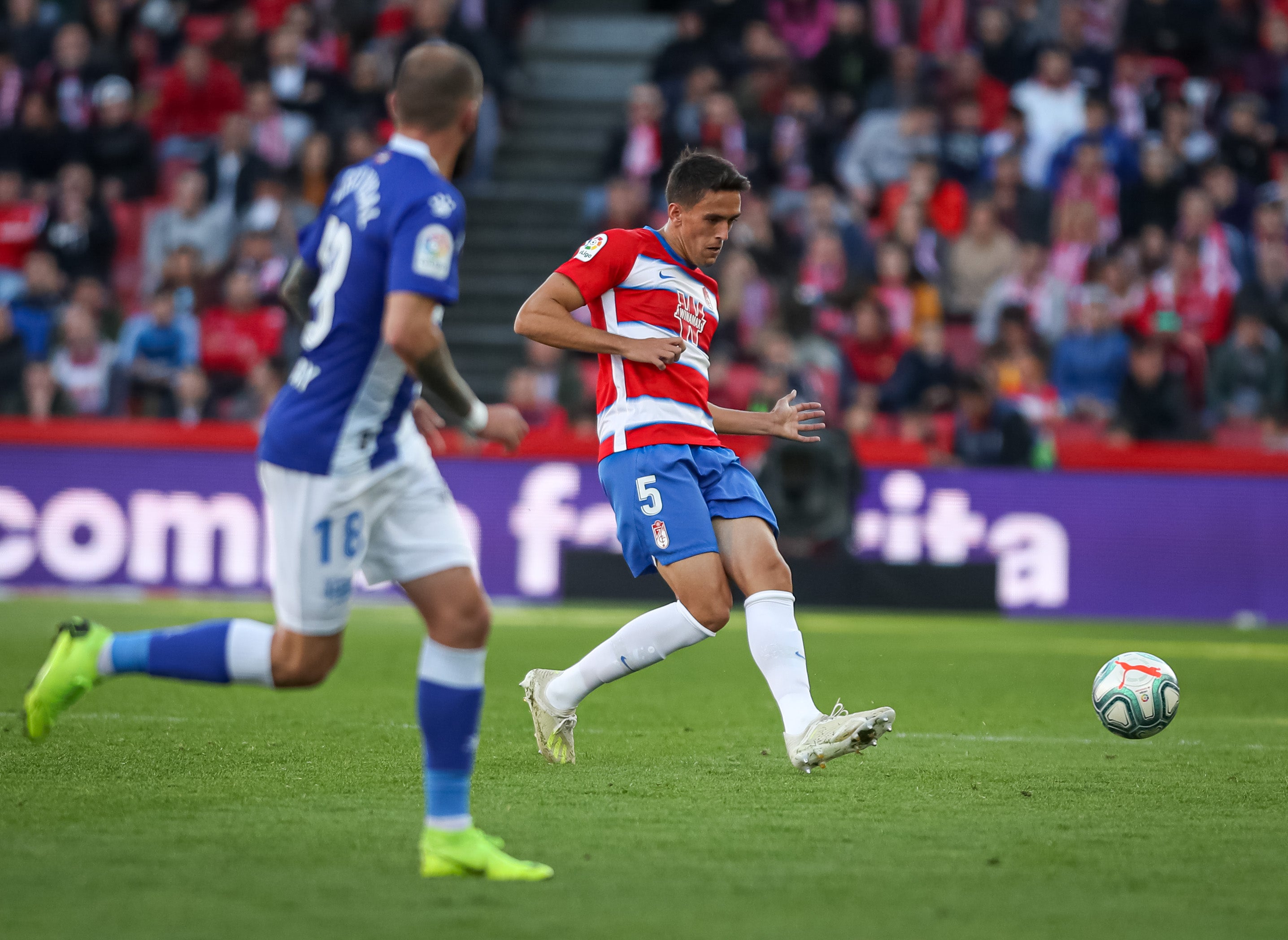 Repasa los mejores momentos del choque que ha enfrentado a dos rivales directos en Los Cármenes