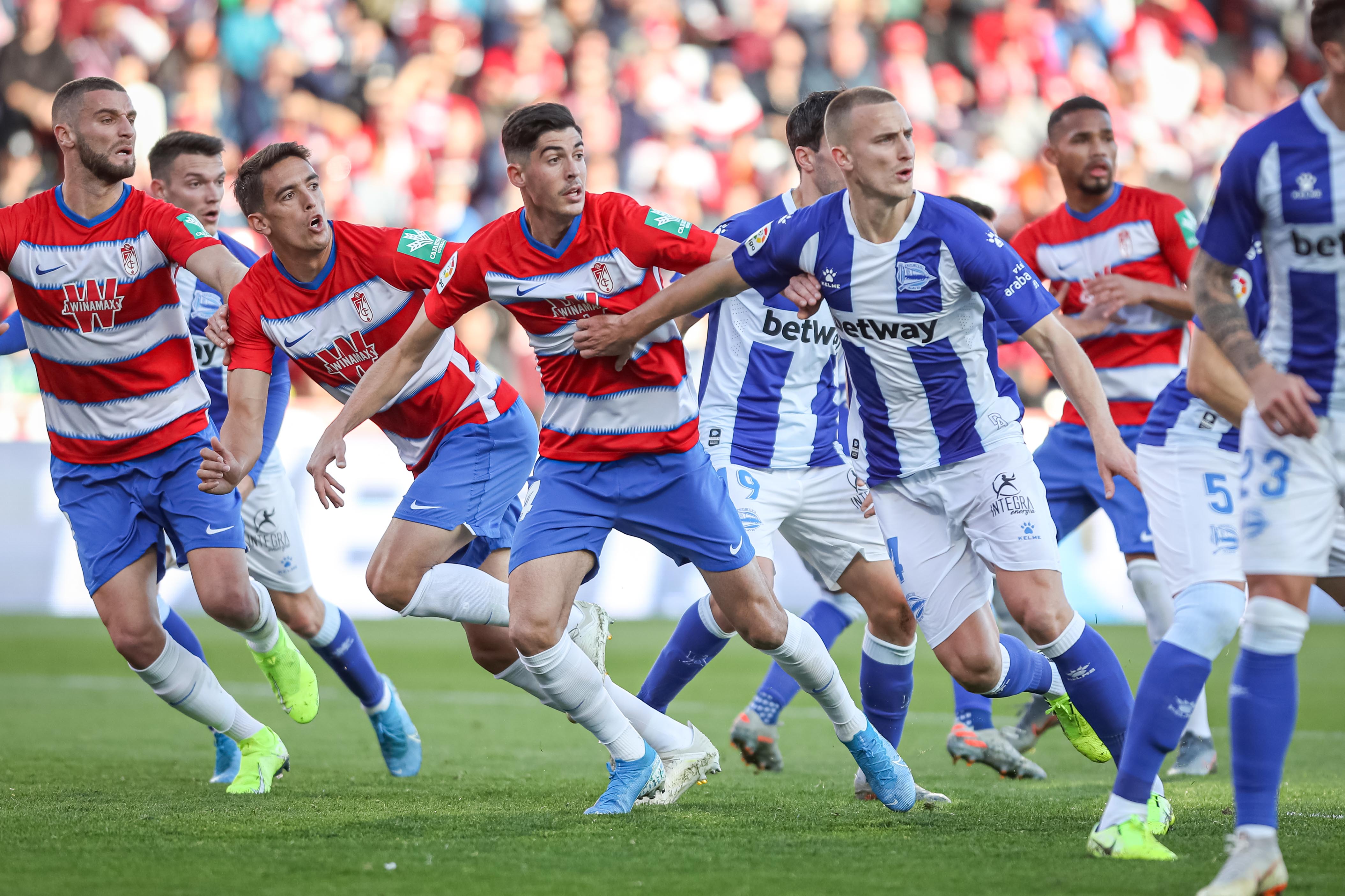 Repasa los mejores momentos del choque que ha enfrentado a dos rivales directos en Los Cármenes