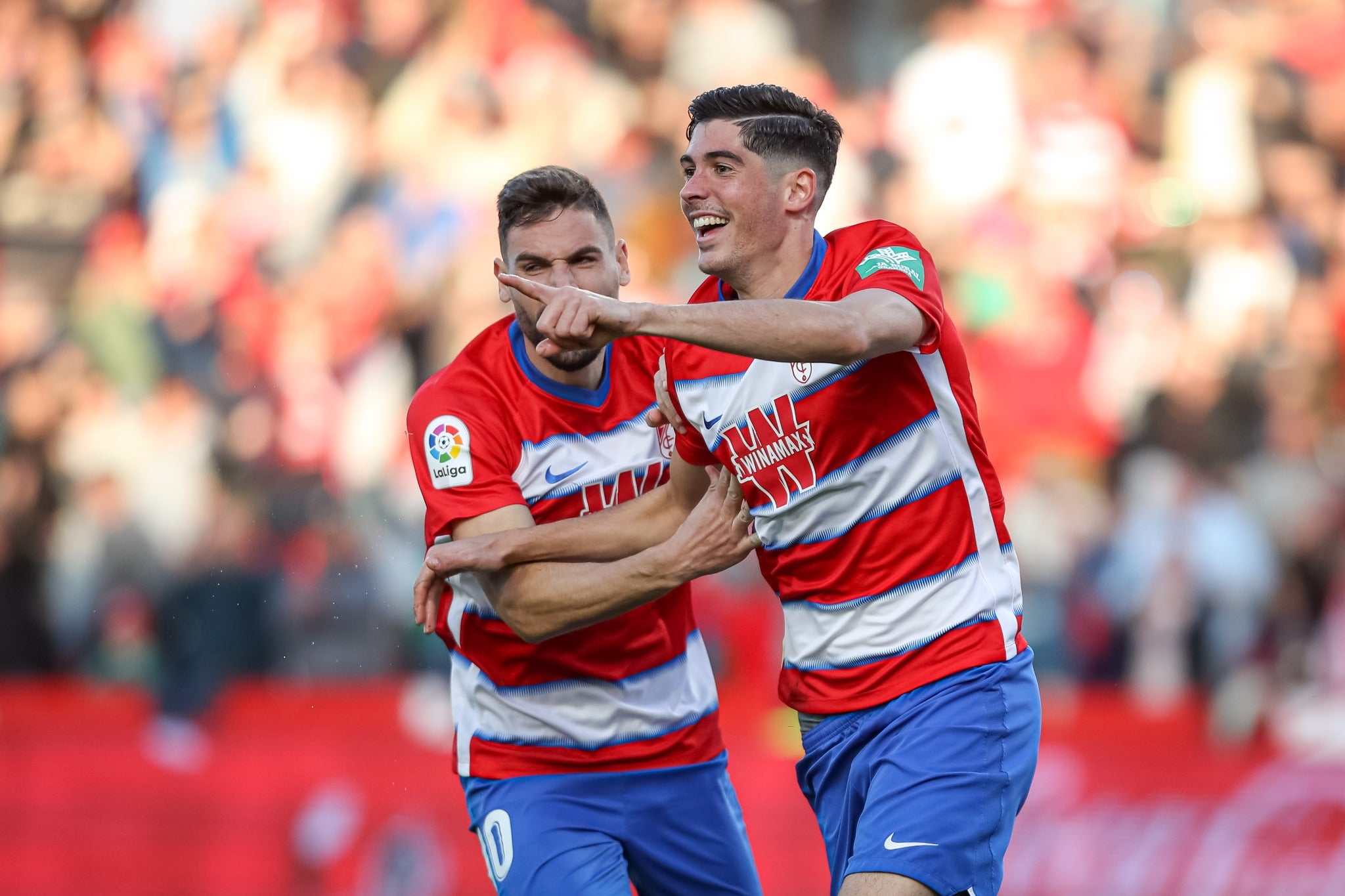 Repasa los mejores momentos del choque que ha enfrentado a dos rivales directos en Los Cármenes