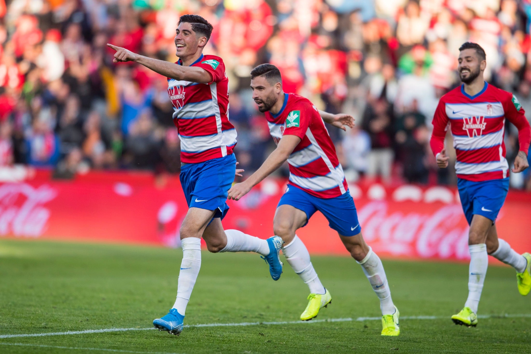 Repasa los mejores momentos del choque que ha enfrentado a dos rivales directos en Los Cármenes