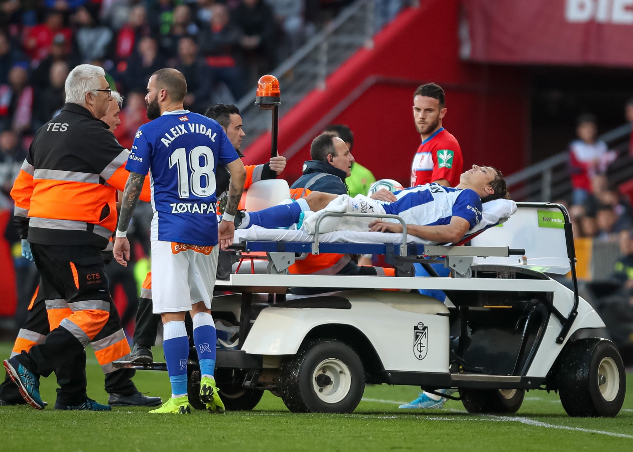 Repasa los mejores momentos del choque que ha enfrentado a dos rivales directos en Los Cármenes