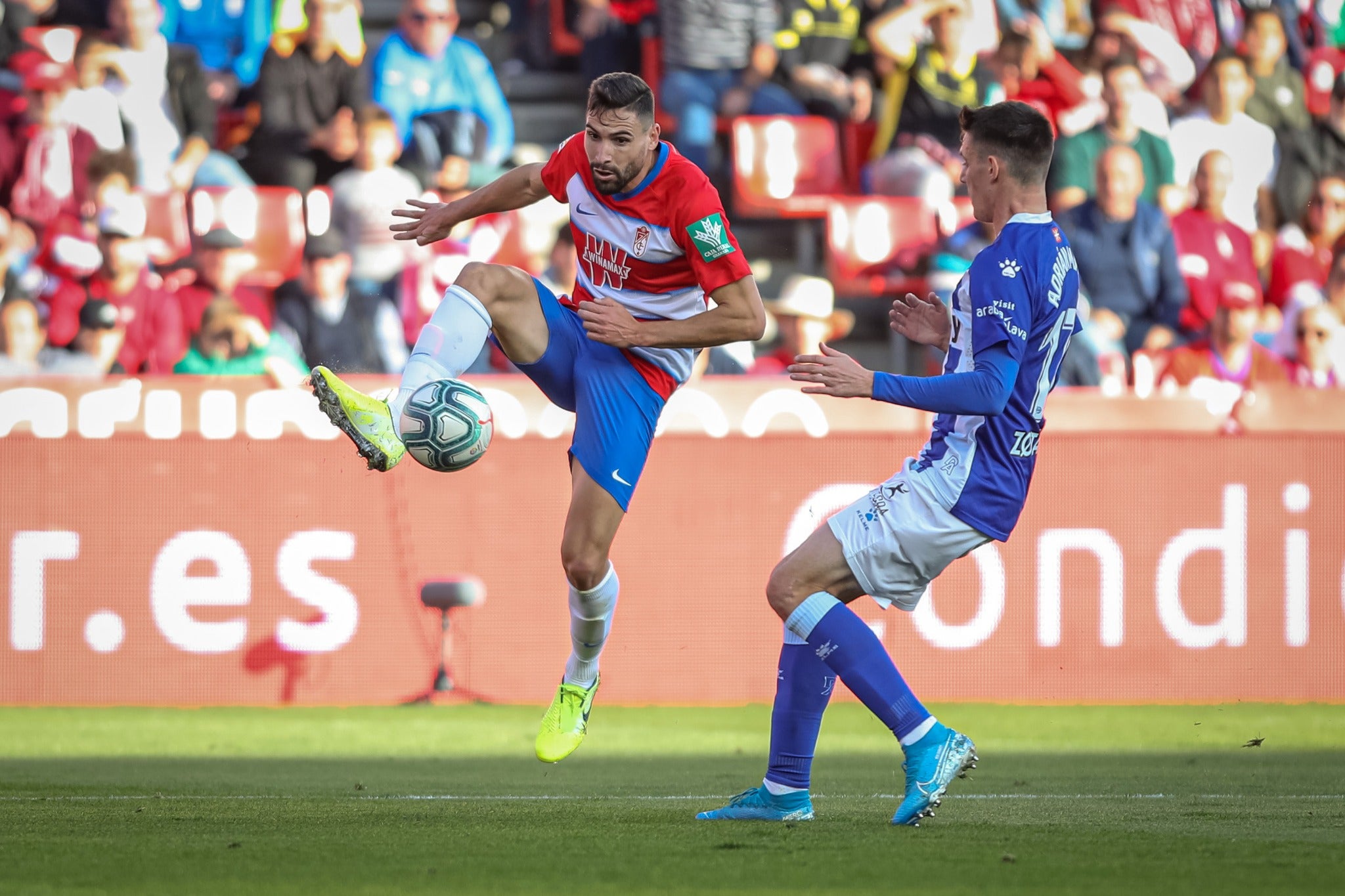 Repasa los mejores momentos del choque que ha enfrentado a dos rivales directos en Los Cármenes