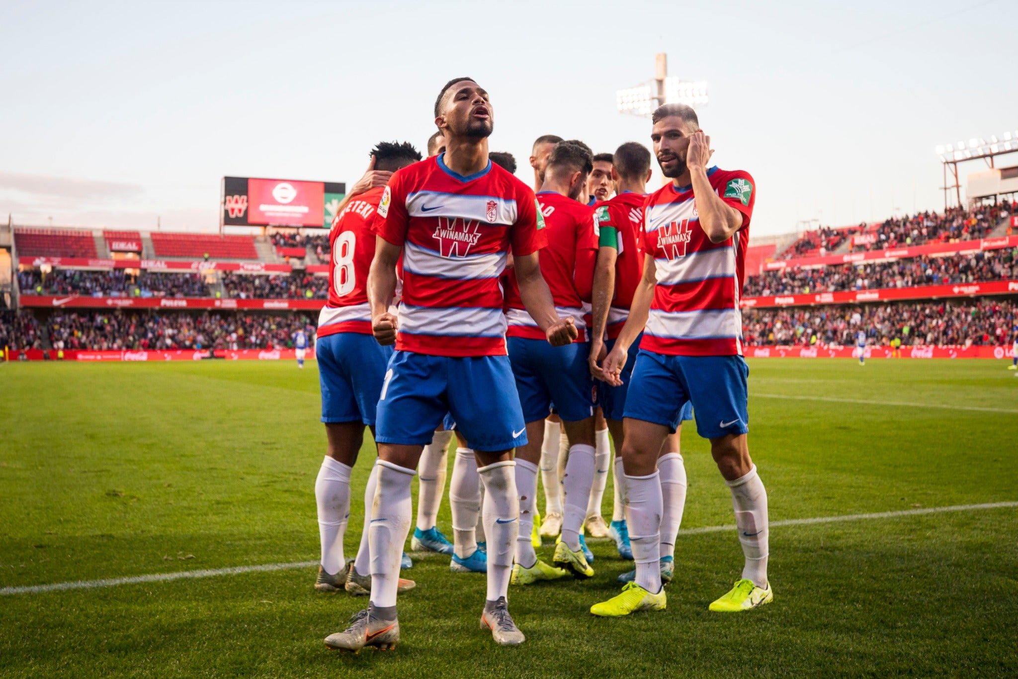 Repasa los mejores momentos del choque que ha enfrentado a dos rivales directos en Los Cármenes