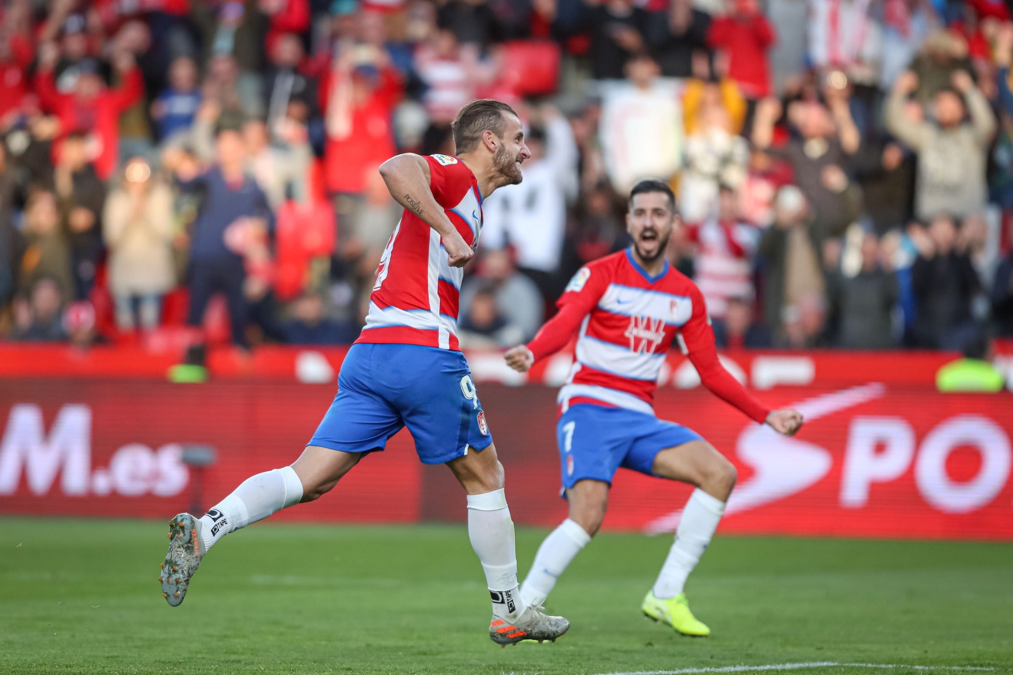 Repasa los mejores momentos del choque que ha enfrentado a dos rivales directos en Los Cármenes