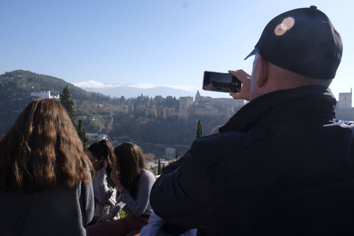 El popular enclave granadino está siendo uno de los escenarios más visitados durante este puente.