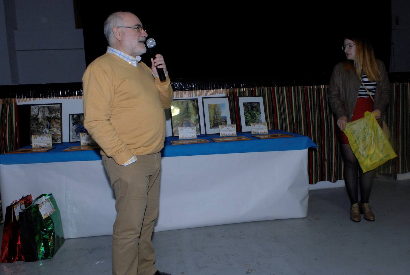Hubo bingo, sorteos, borrachuelos y rosetas. Yegen cuenta con uno de los salones culturales y de fiestas más grandes de la comarca de La Alpujarra 