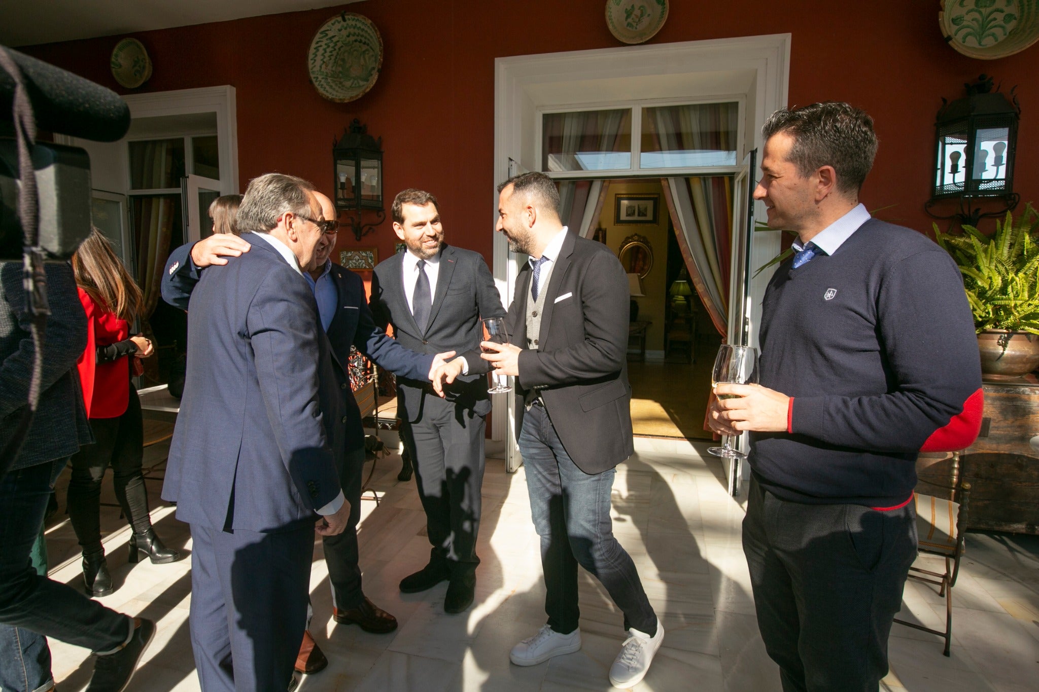 Futbolistas, miembros de los diferentes cuerpos técnicos y directivos en la comida de Navidad del Granada