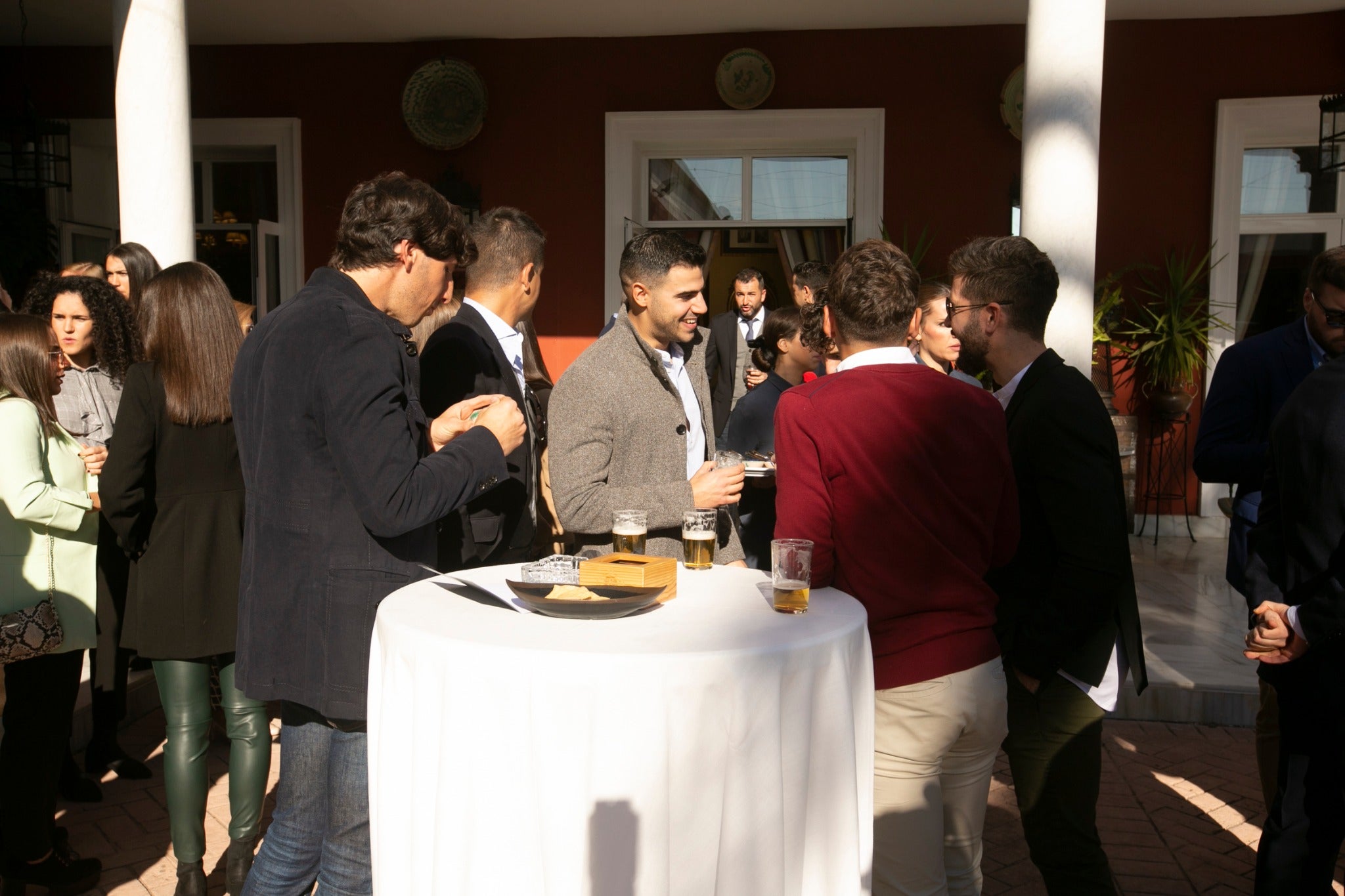 Futbolistas, miembros de los diferentes cuerpos técnicos y directivos en la comida de Navidad del Granada