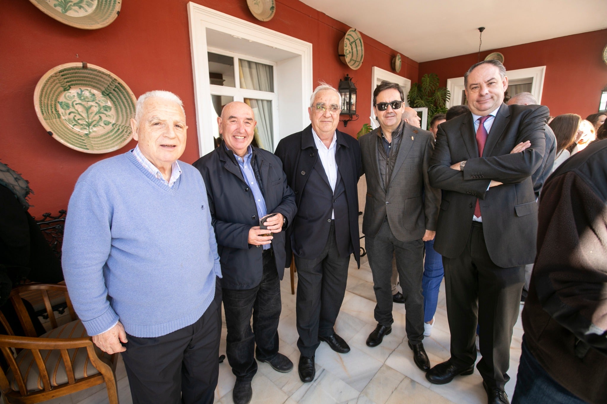 Futbolistas, miembros de los diferentes cuerpos técnicos y directivos en la comida de Navidad del Granada