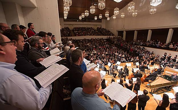 'El Mesías' llena siempre el Manuel de Falla en vísperas de la Navidad. 