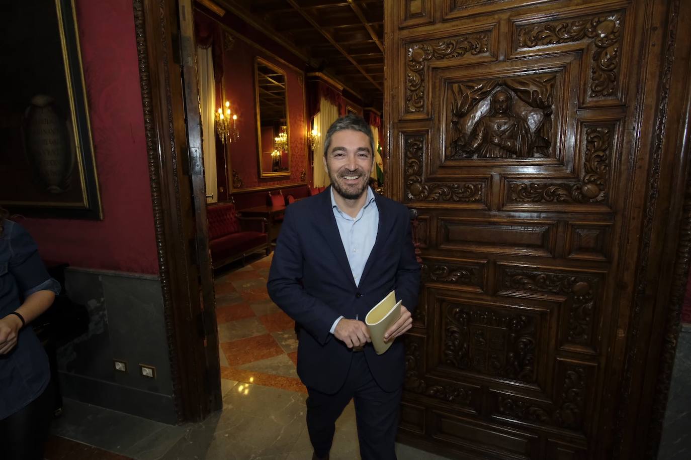 El PP apoya al concejal Manuel Olivares (Cs) frente al alcalde, Luis Salvador, que ha corregido una decisión sobre unos fondos europeos adoptada por el área de Empleo municipal 