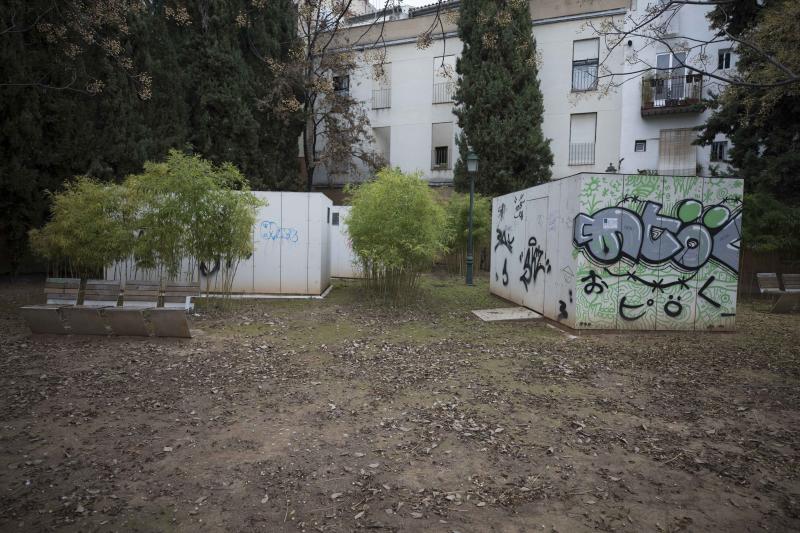 Así de deteriorado se encuentra el parque a espaldas del Cuarto Real de Santo Domingo